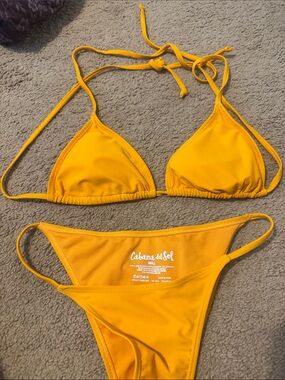 Cabana del Sol Women's Orange  Triangle Bikini Set. Large top Small bottoms NWOT